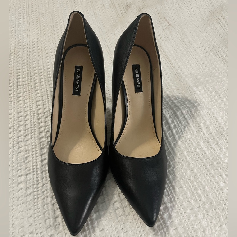 NINE WEST BLISS POINTY TOE PUMPS